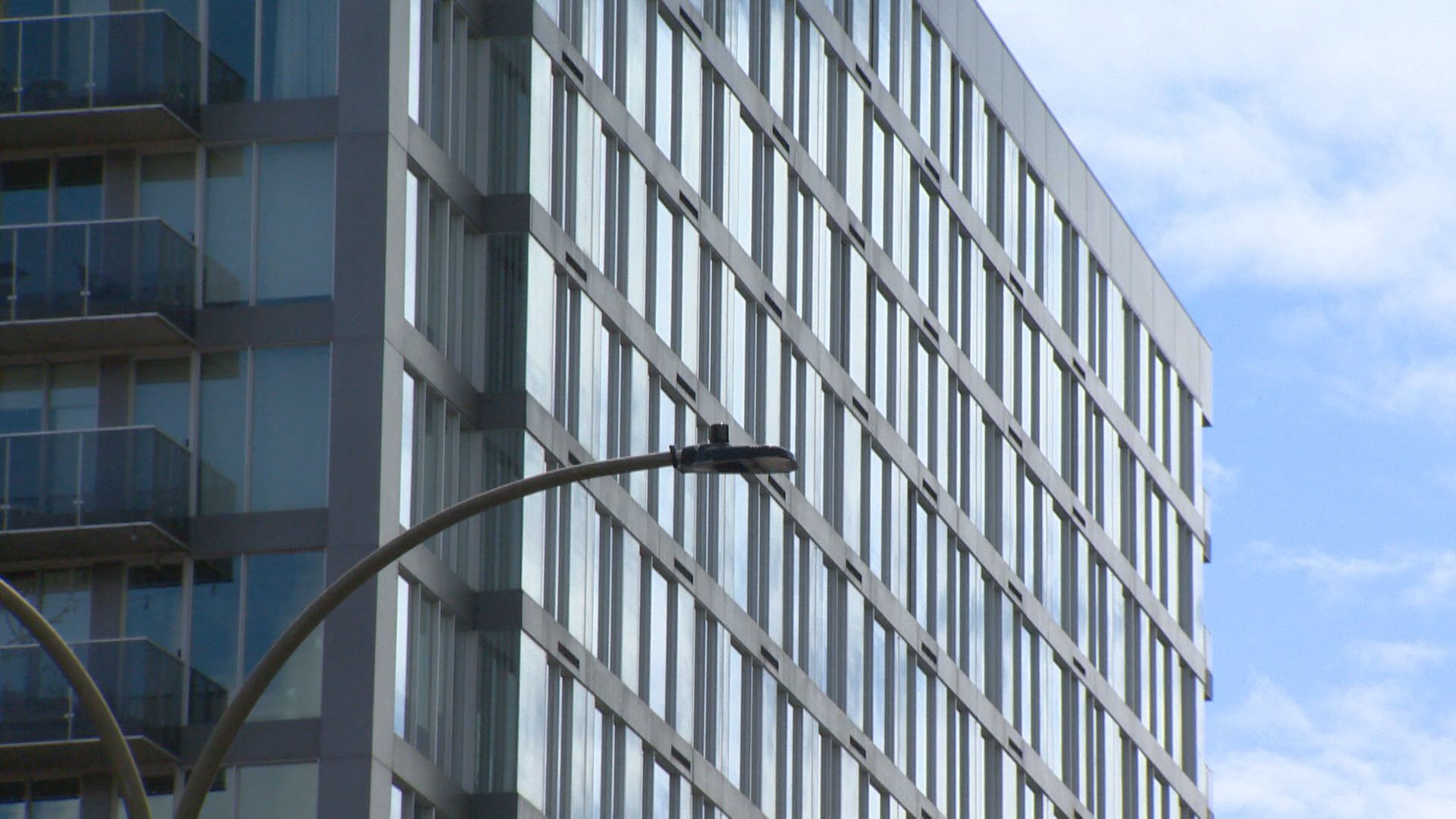 защитници на жилищата в Квебек казват че са тревожни от