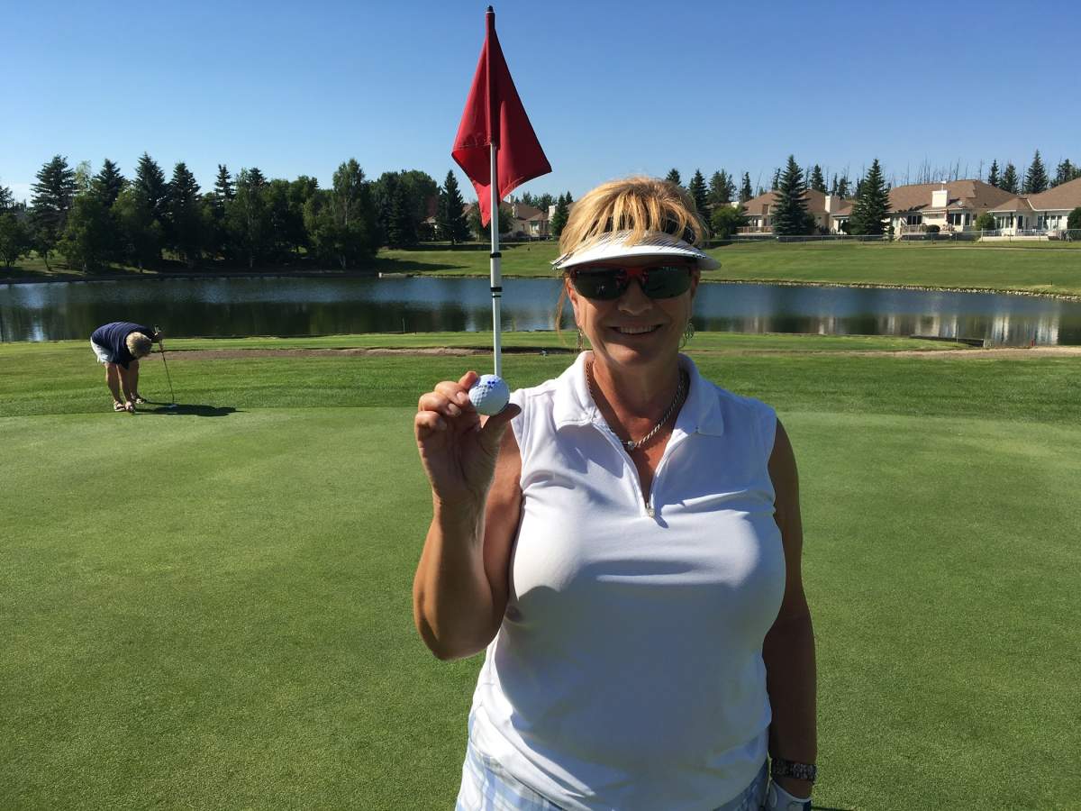 Carol Wallace with her second hole-in-one at the Lewis Estates Golf Course in Edmonton, Alta. on Tuesday, Sept. 10, 2024.