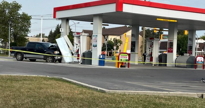 участък от авеню Портаж беше затворен в петък сутринта поради