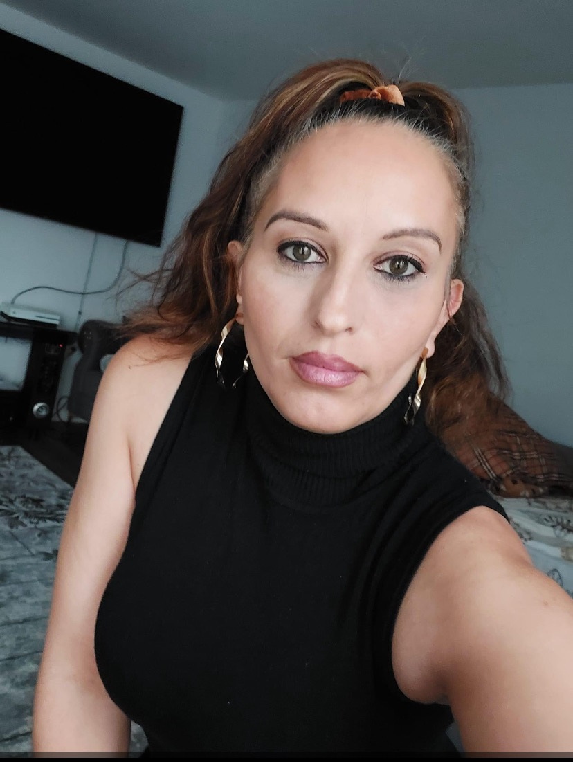 911 обаждането е смразяващо Гласът на тийнейджърка който казва на