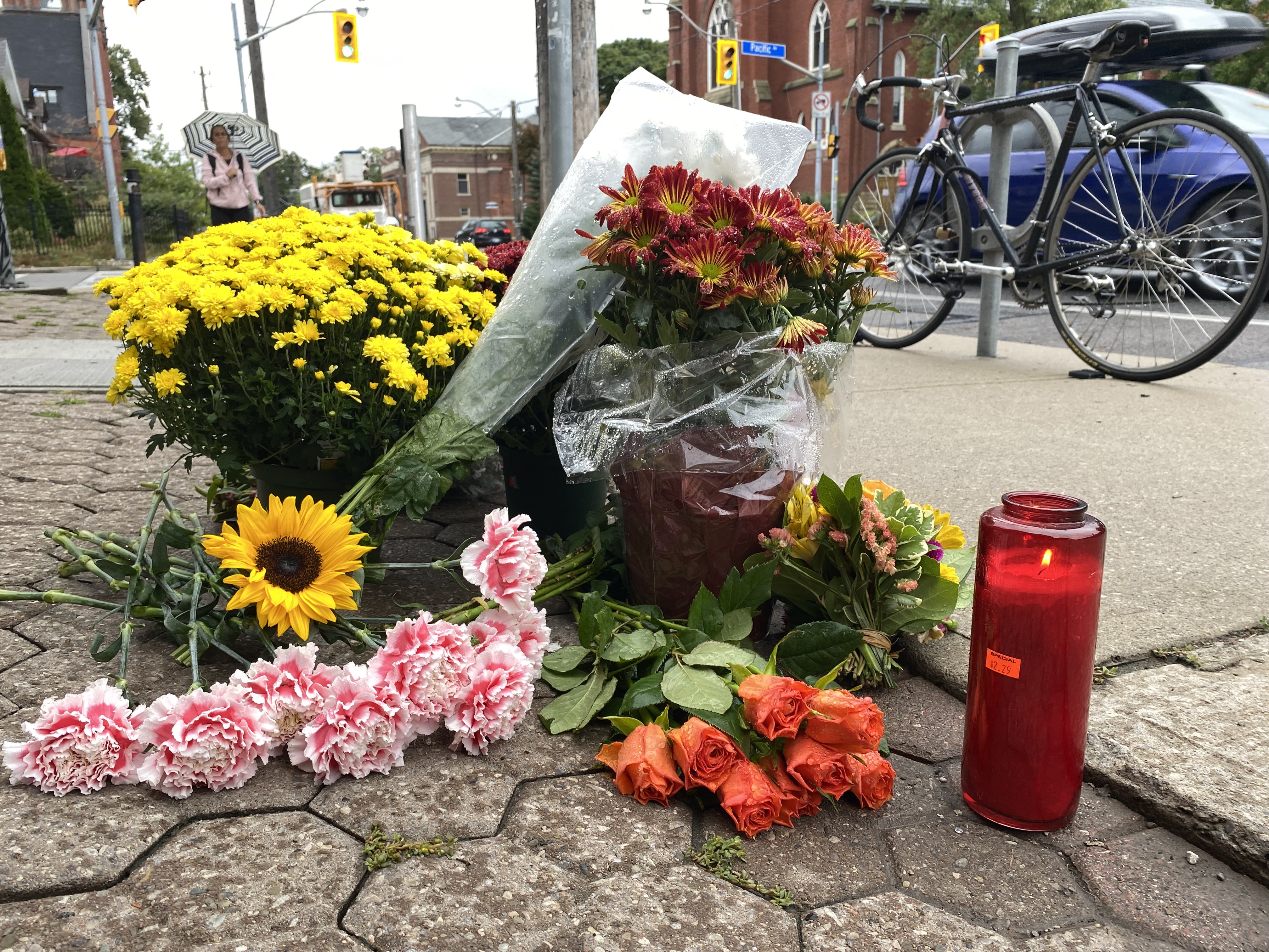 Memorial grows for Toronto jazz musician killed by car involved in 2 vehicle crash