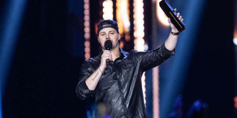 Josh Ross wins big while k.d. lang rocks at CCMAs in Edmonton