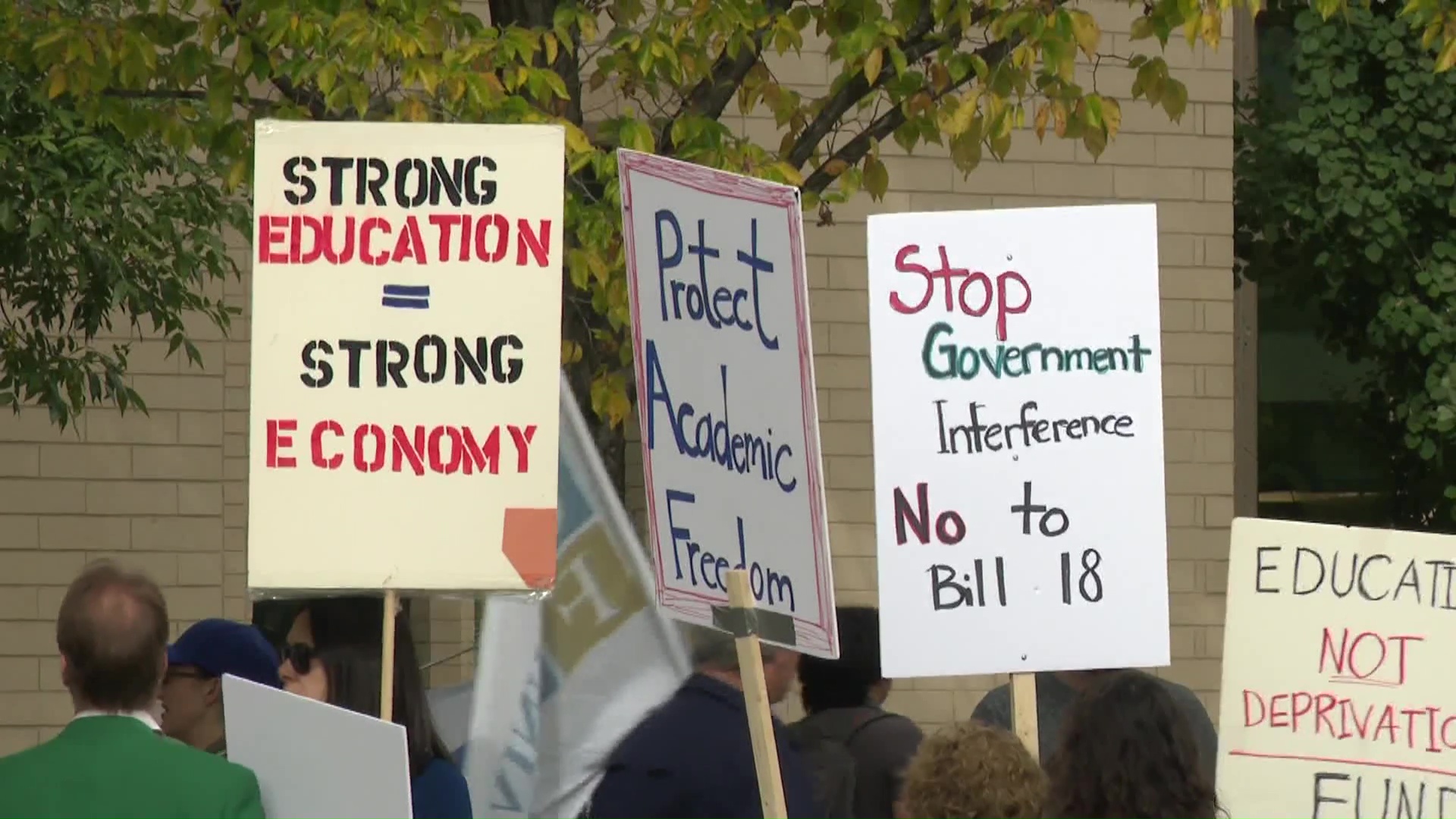 Mount Royal University protesters decry provincial interference in bargaining, Bill 18