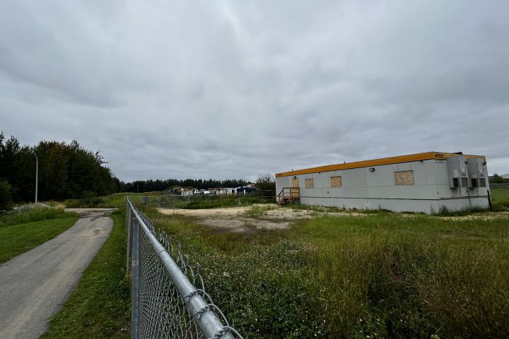 В края на странична улица в Слейв Лейк Алта Лин