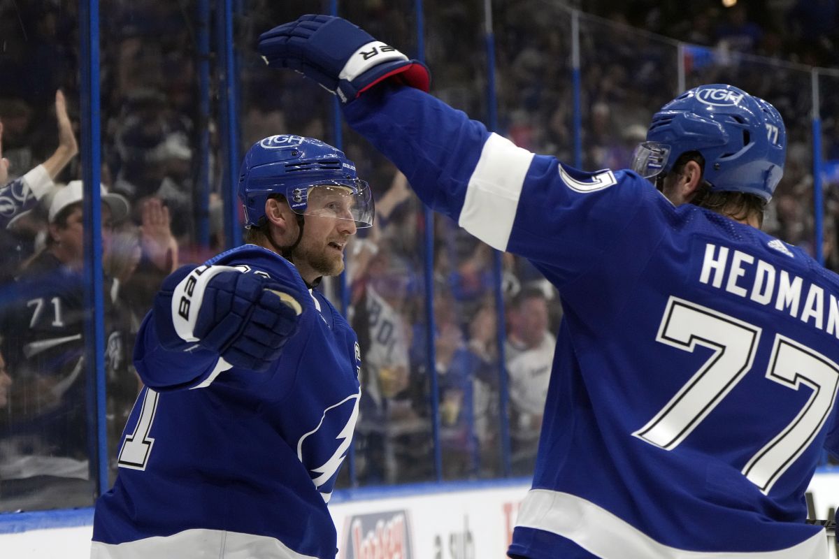 Tampa Bay Lightning centre Steven Stamkos celebrates his goal against the Florida Panthers with defenceman Victor Hedman (77) during the second period in Game 3 of an NHL hockey Stanley Cup first-round playoff series, Thursday, April 25, 2024, in Tampa, Fla.