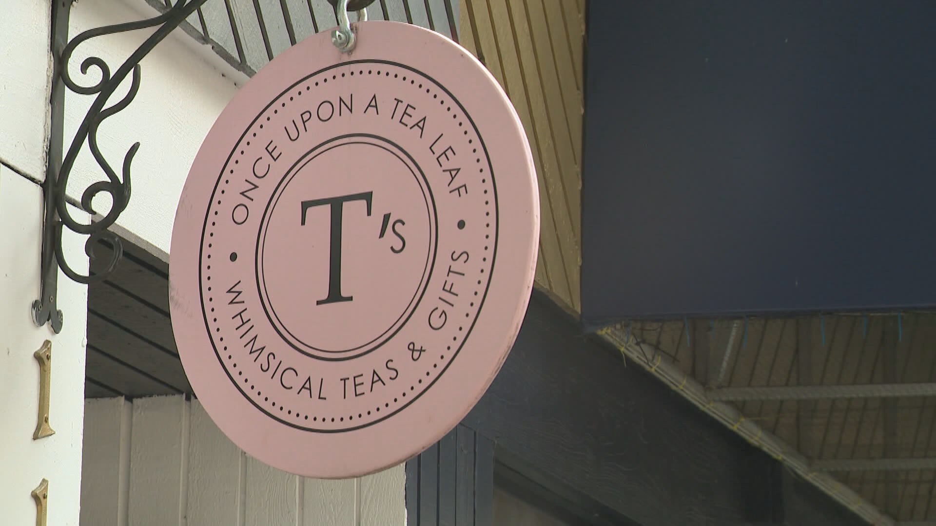 Магазинът Maple Ridge отново е насочен от вандали което го