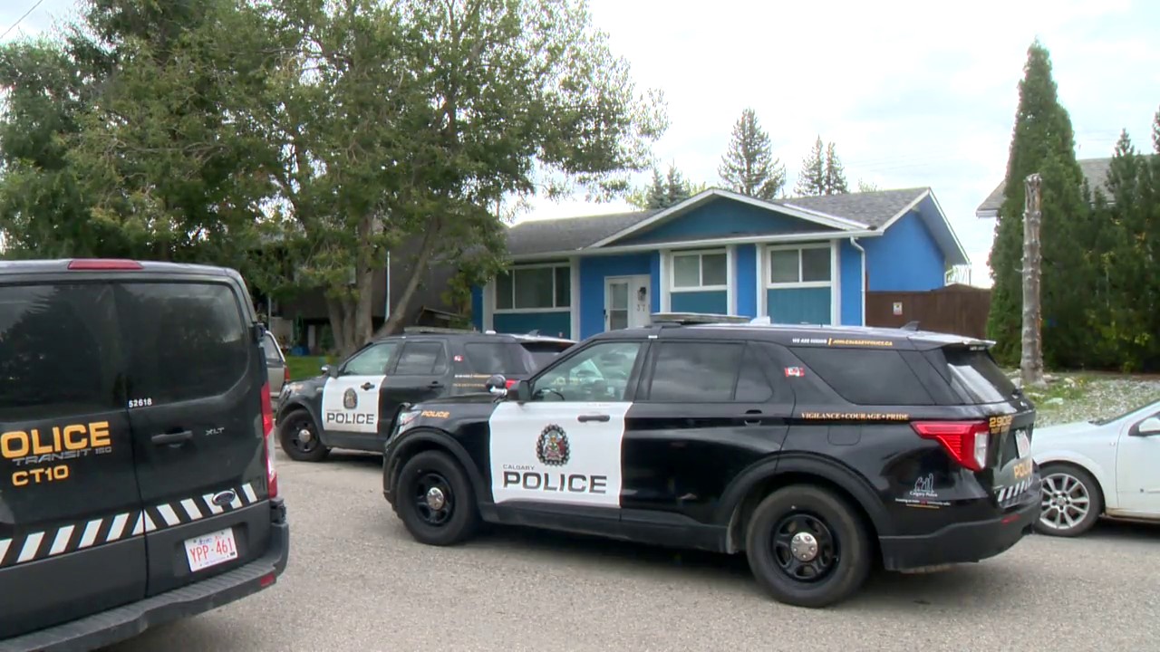 Homicide unit investigates suspicious deaths in east Calgary