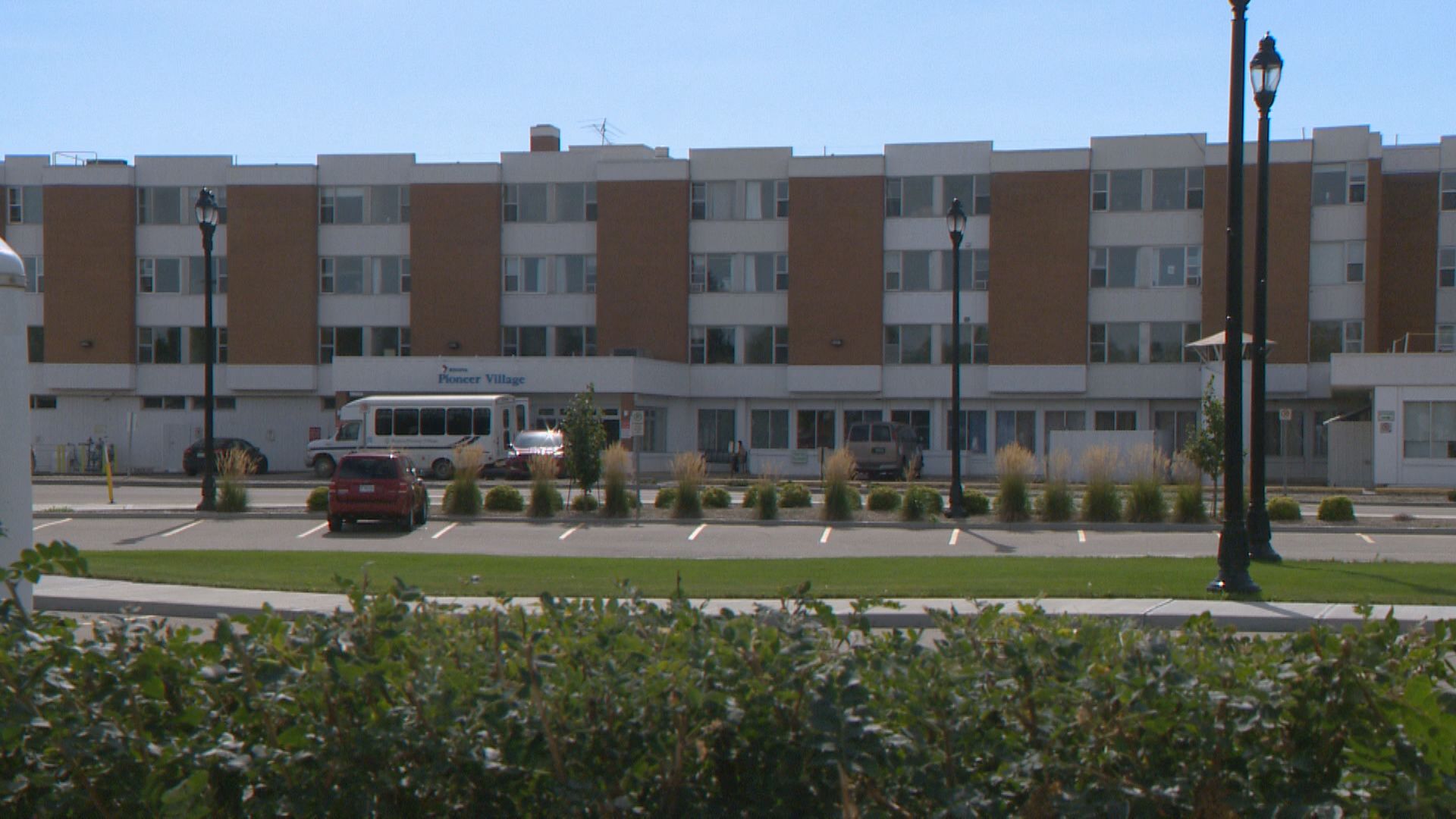 Според полицейската служба на Реджина RPS градският комплекс се нуждае