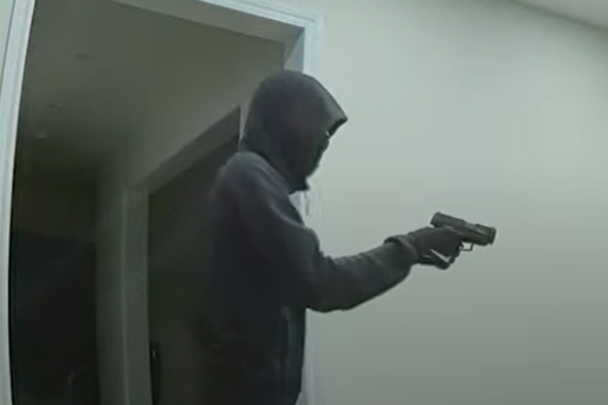 Video shows suspect waving gun inside family home during Toronto-area invasion