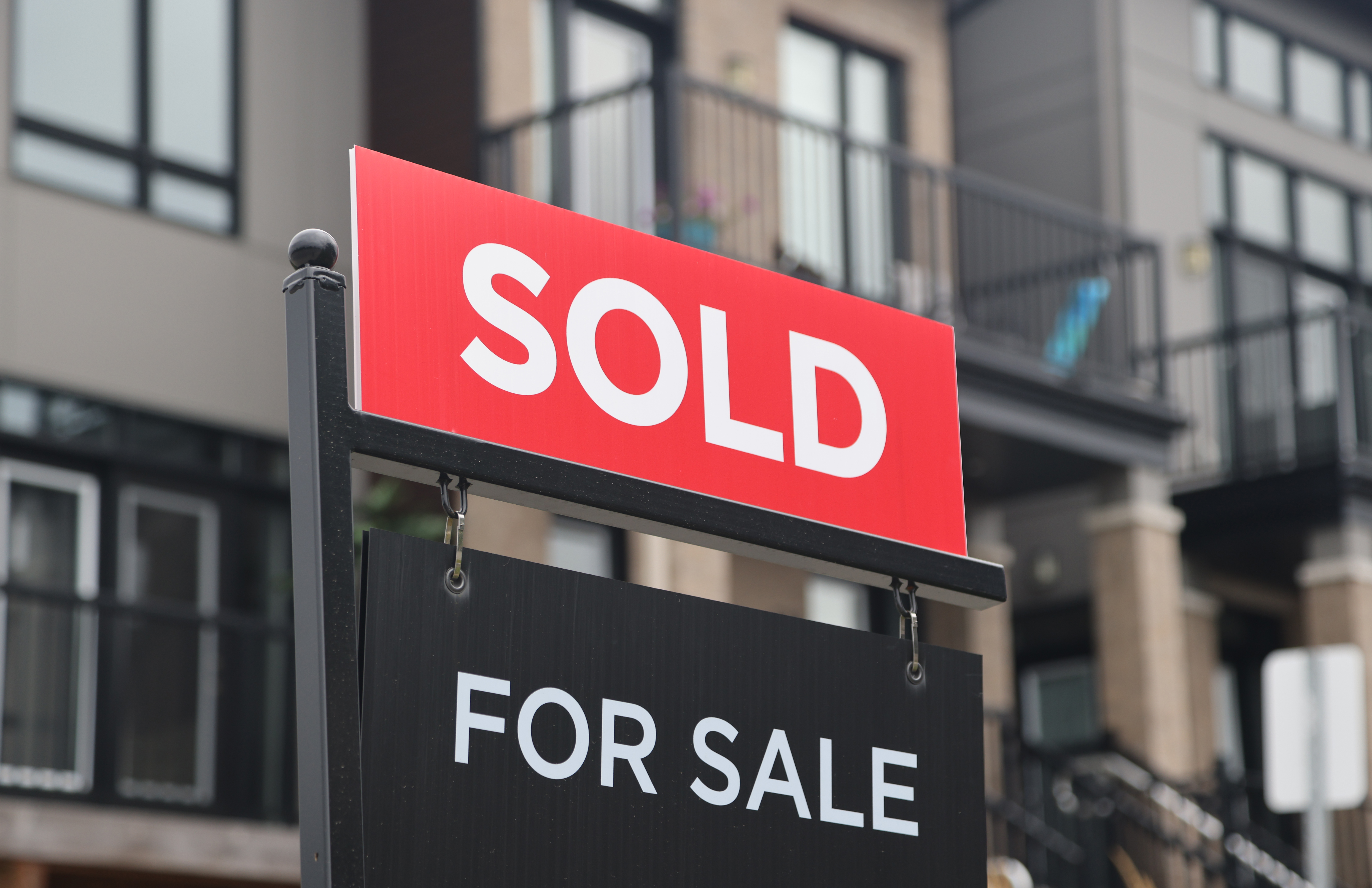 Despite rate cuts, home sales stuck in ‘holding pattern’ over summer: CREA