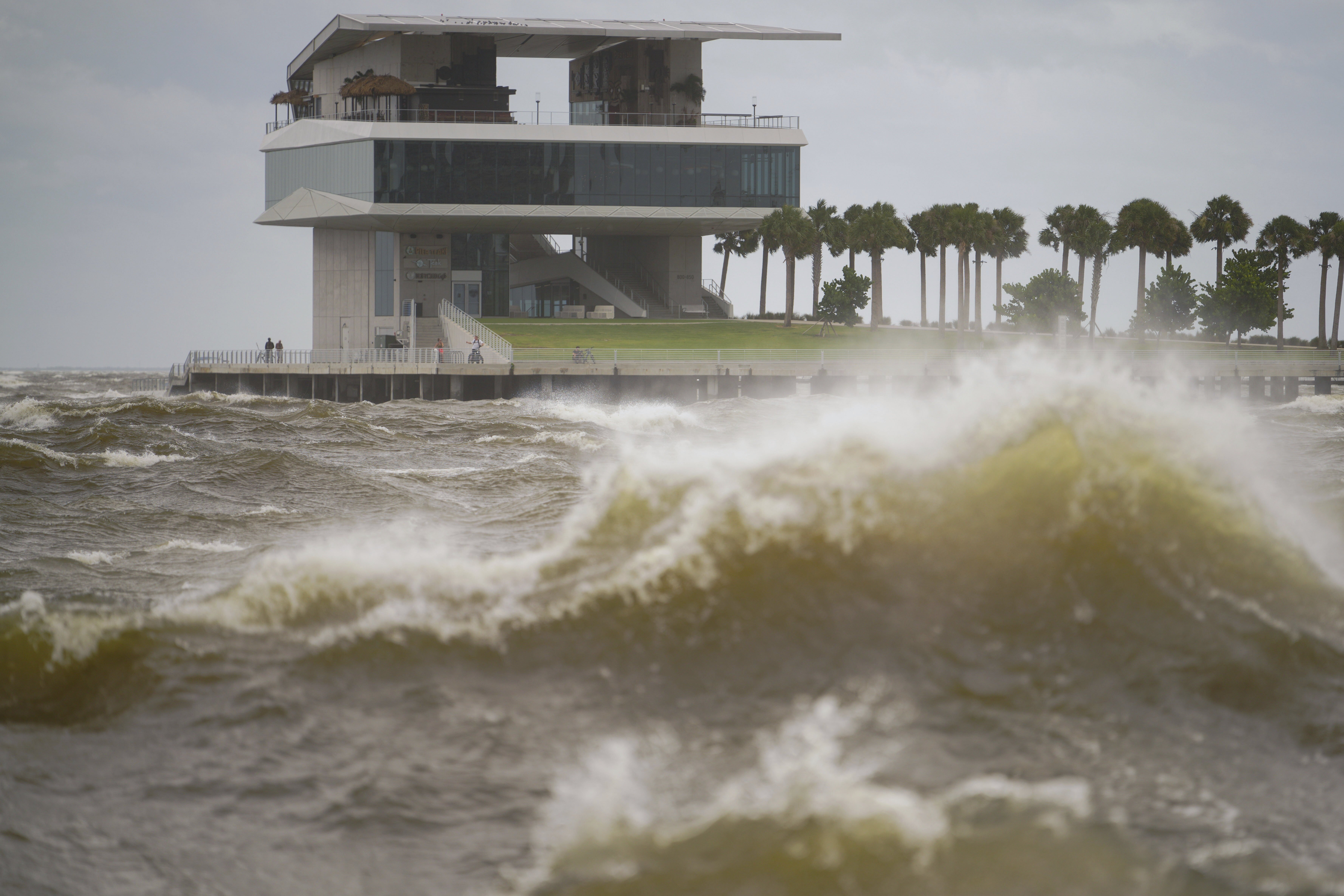 Hurricane Helene lashes Florida, kills 3 before weakening over Georgia