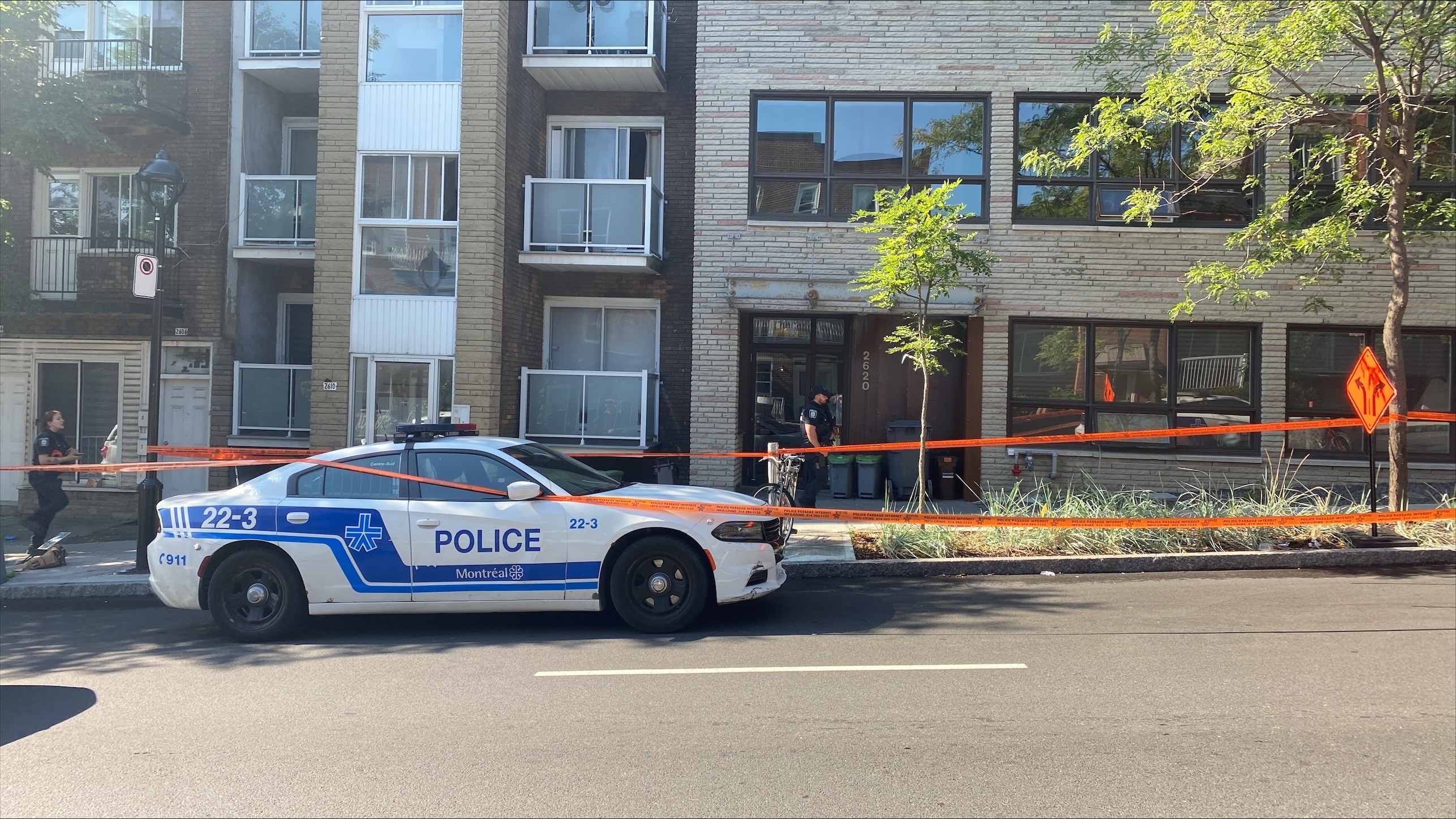 ‘Suspicious deaths’: 2 people found dead inside Montreal apartment building