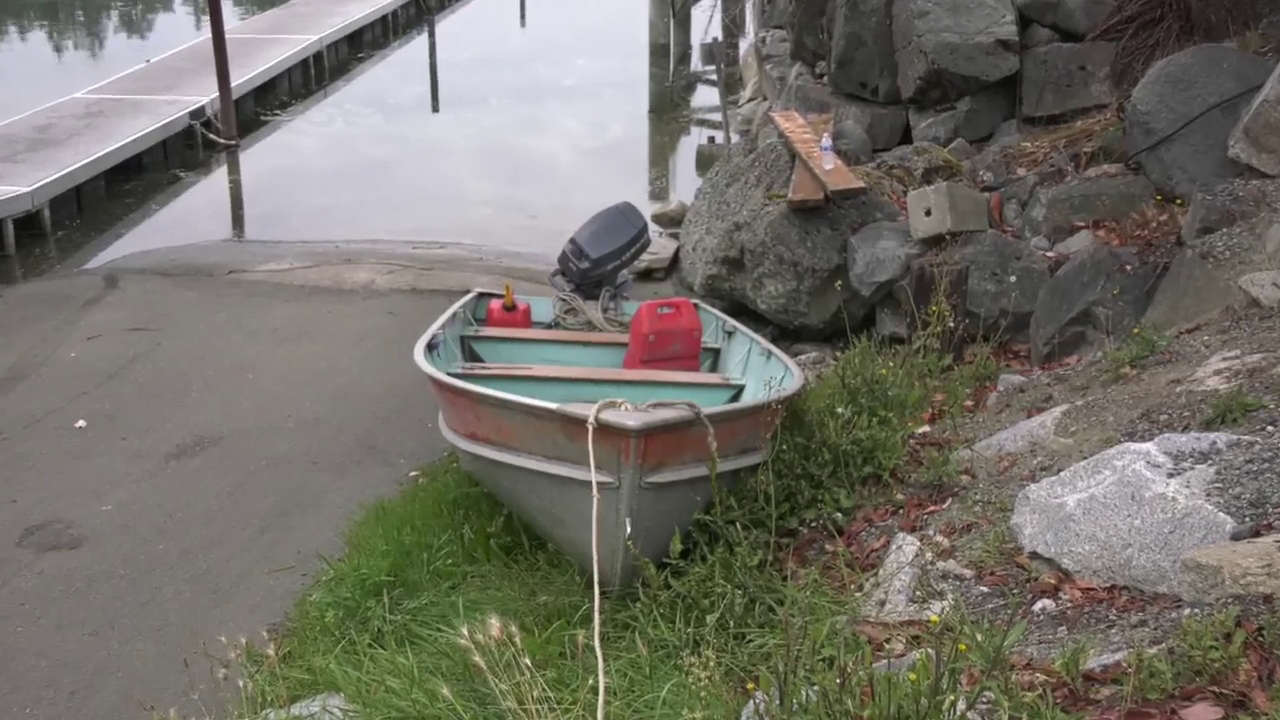 ‘Help! Help!’: Man rescued from overturned boat in Nanoose Bay