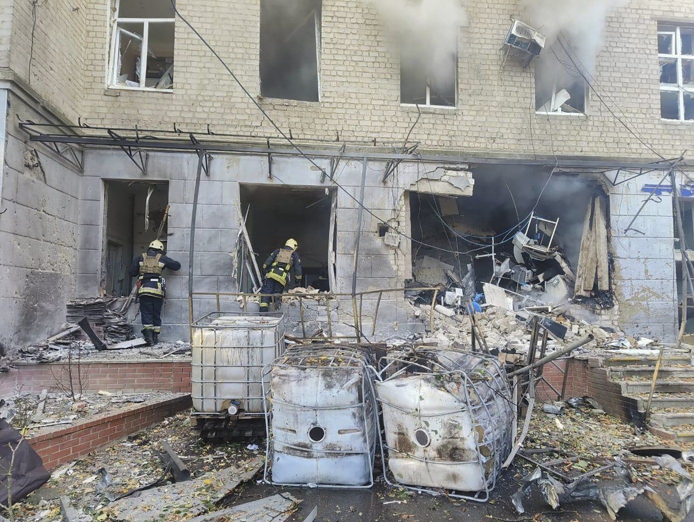 Russian strikes on medical centre kill 9 people in Ukrainian city of Sumy