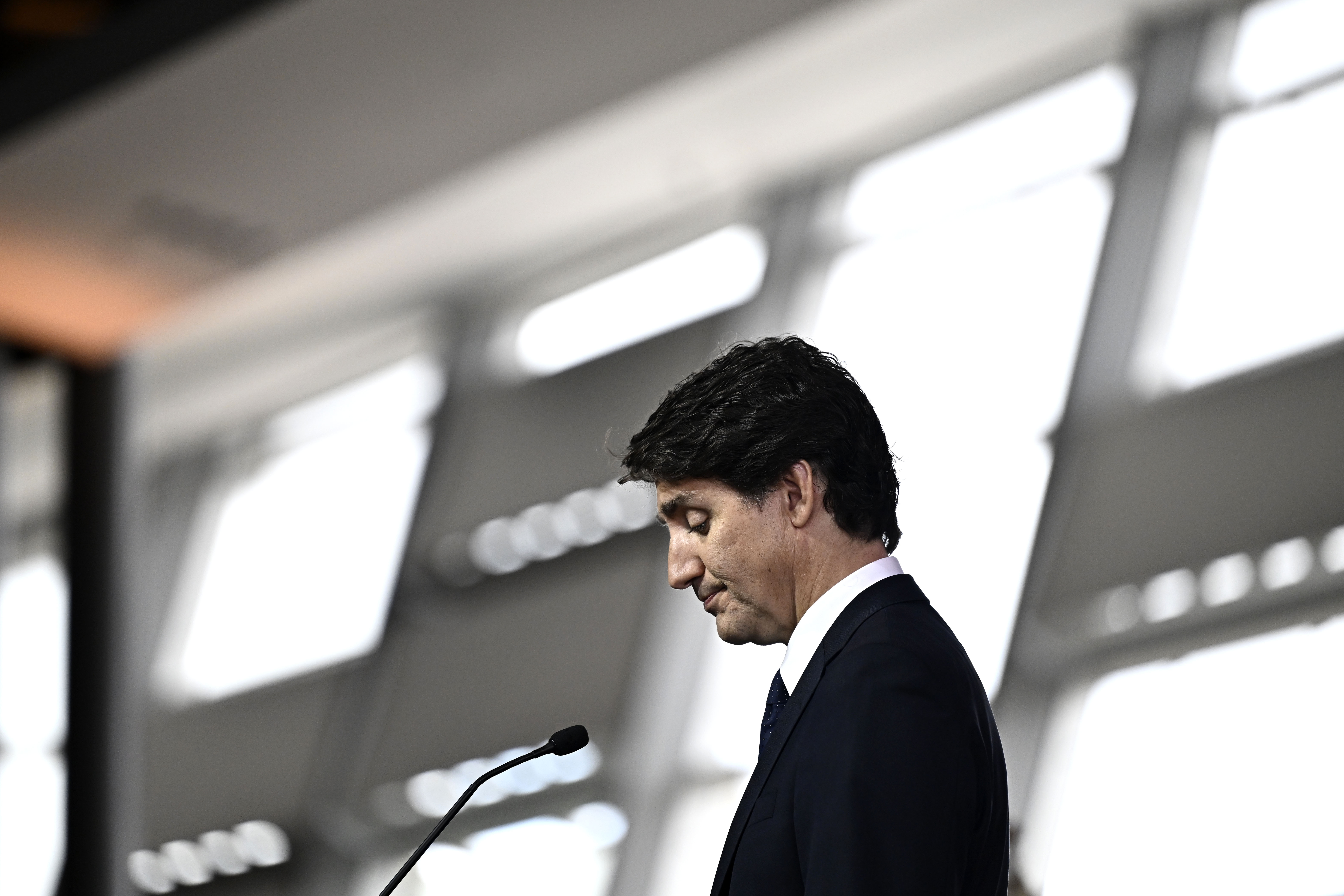 As Parliament returns, support for Trudeau at ‘new low’: poll