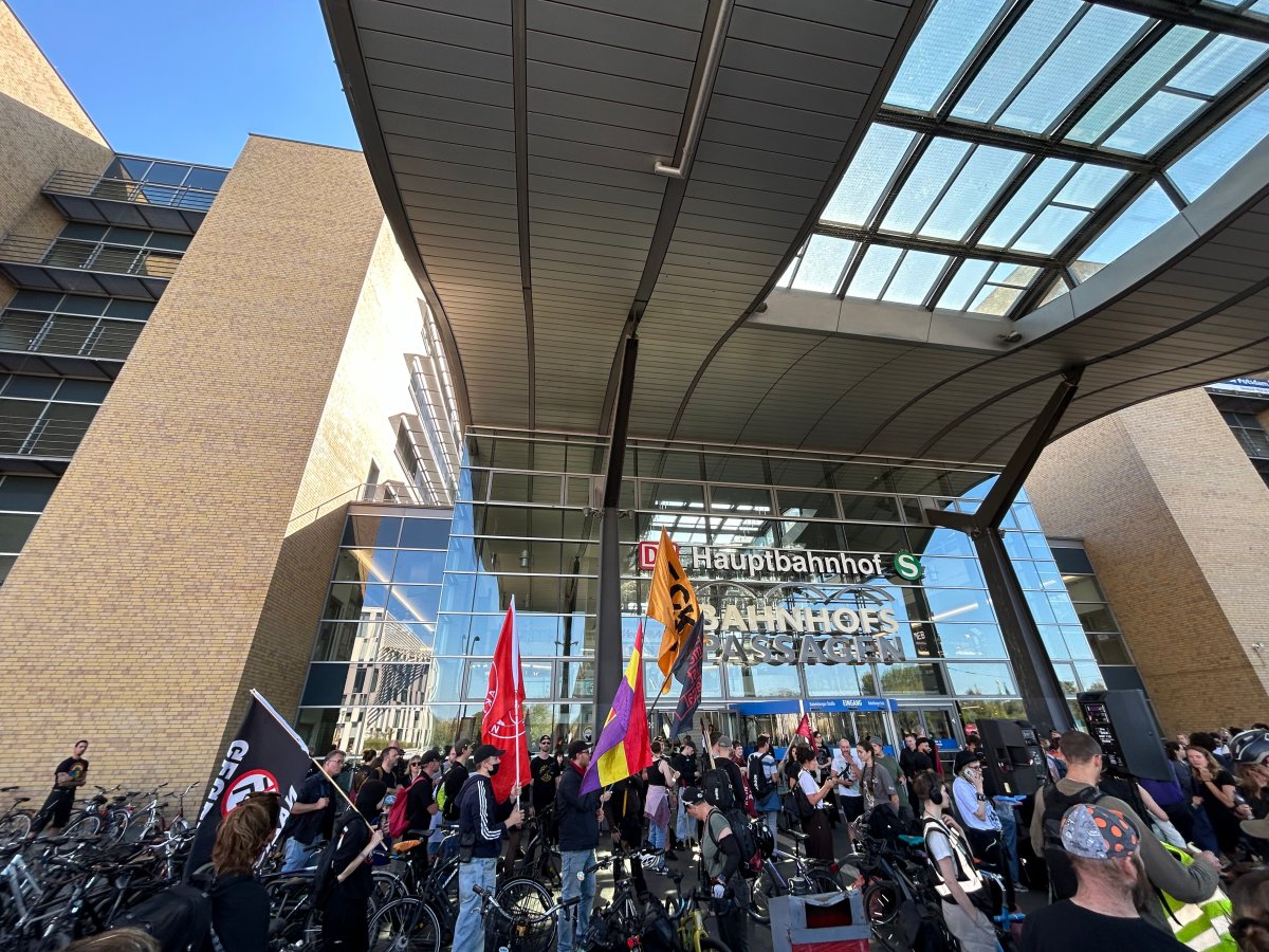 Protest against the AfD outside of the Potsdam train station in the state of Brandenburg.