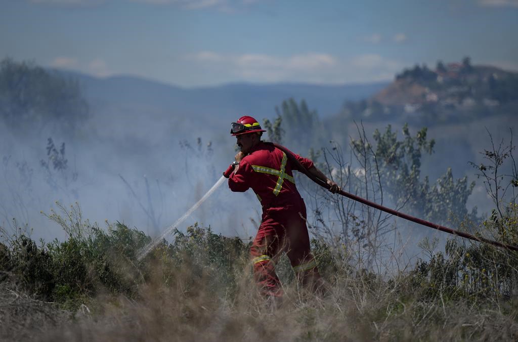 Group calls for better pay and equipment for wildfire fighters