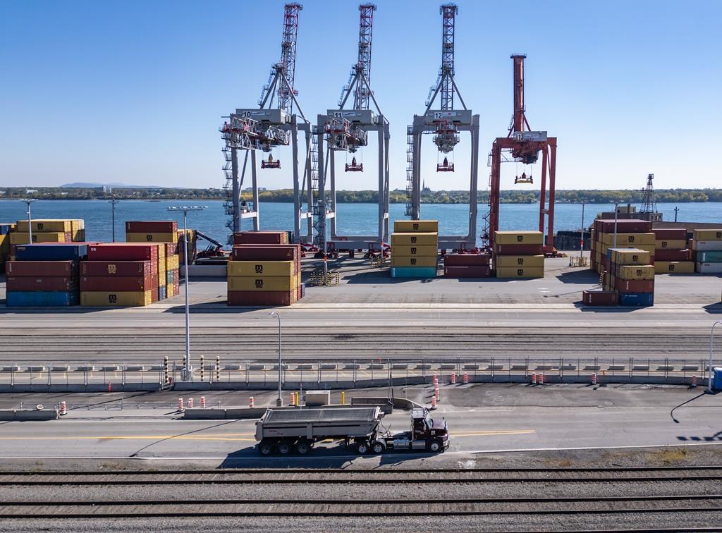 Port of Montreal dockworkers hold one-day strike to pressure employer