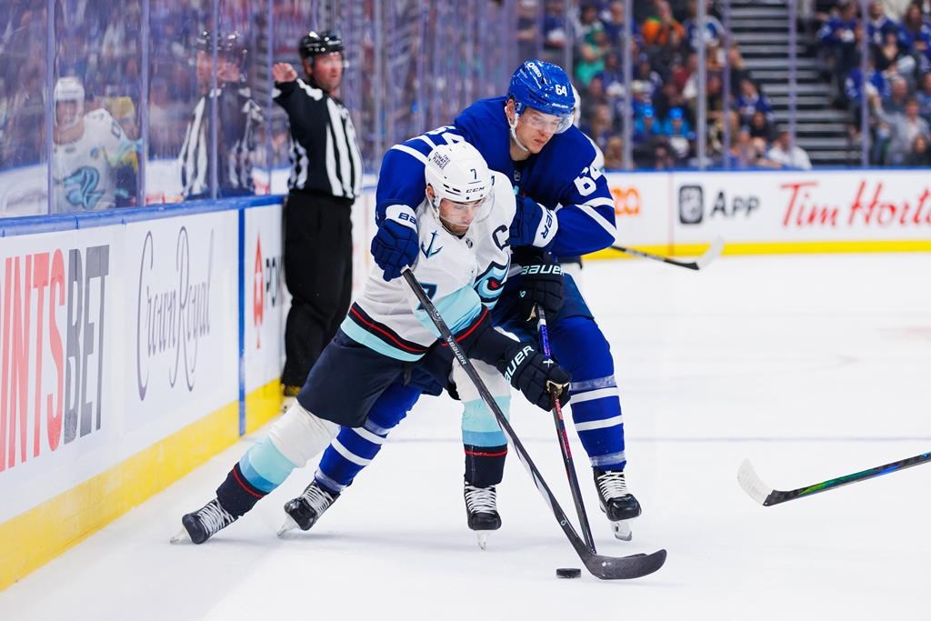 Nylander scores twice, Leafs down Kraken