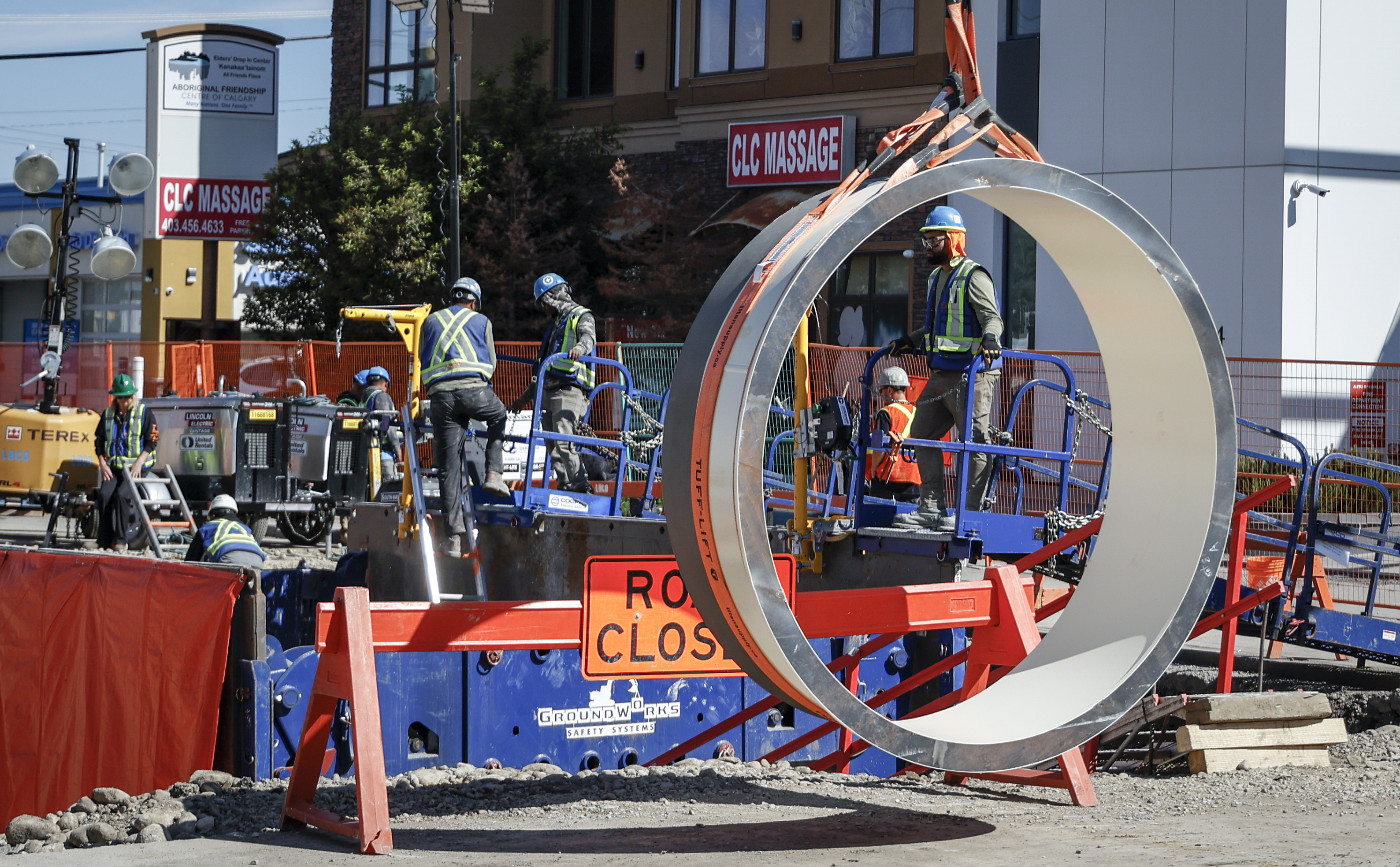 Hamilton’s largest water main ‘failing,’ shares same part seen in Calgary, Montreal bursts