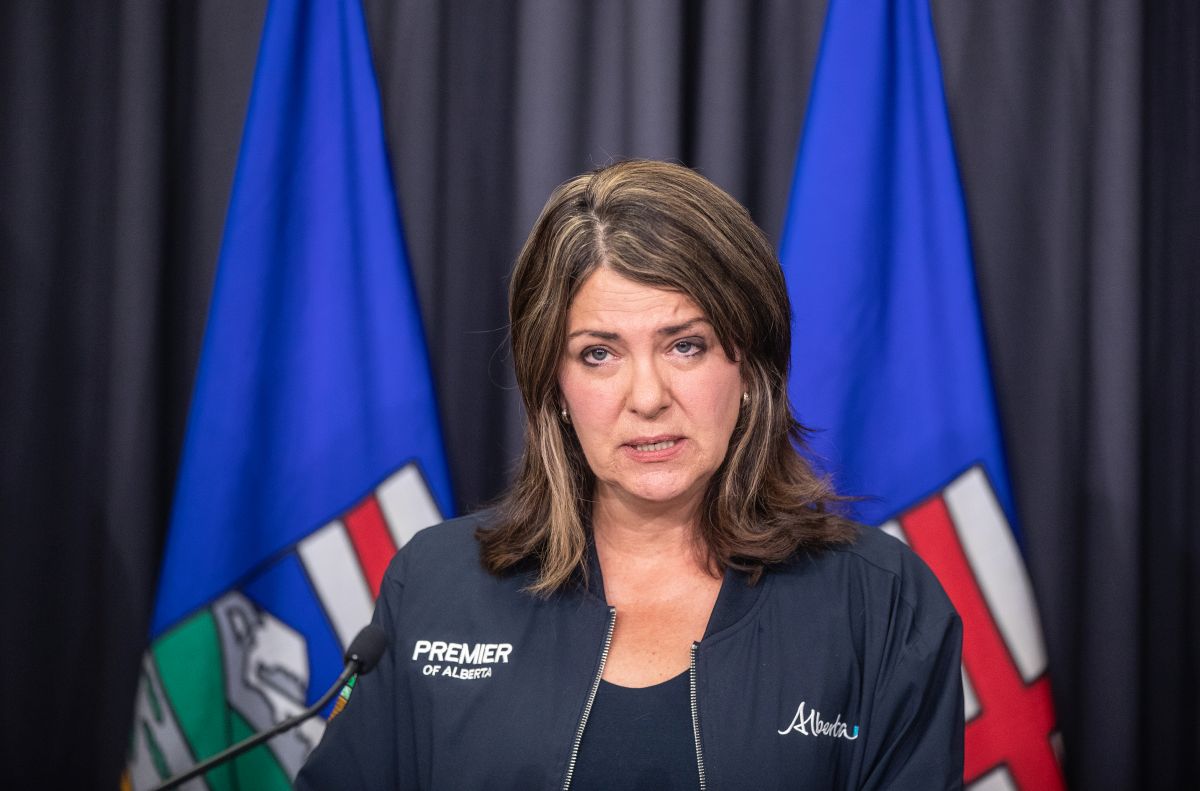 Alberta premier faces criticism over chemtrails discussion at UCP town hall