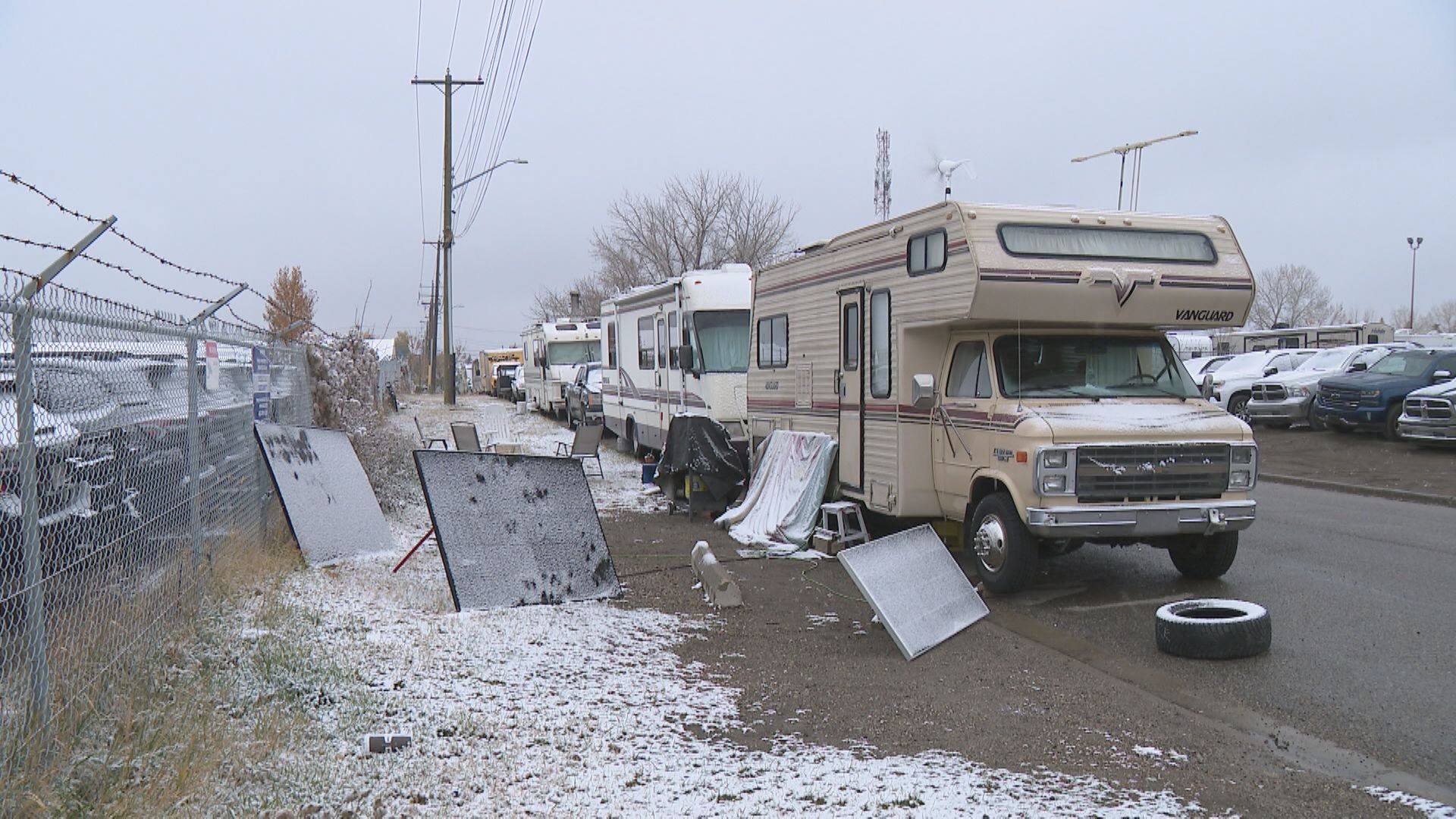 RV dwellers in northeast Calgary issued 1-month permit but may soon be forced to move