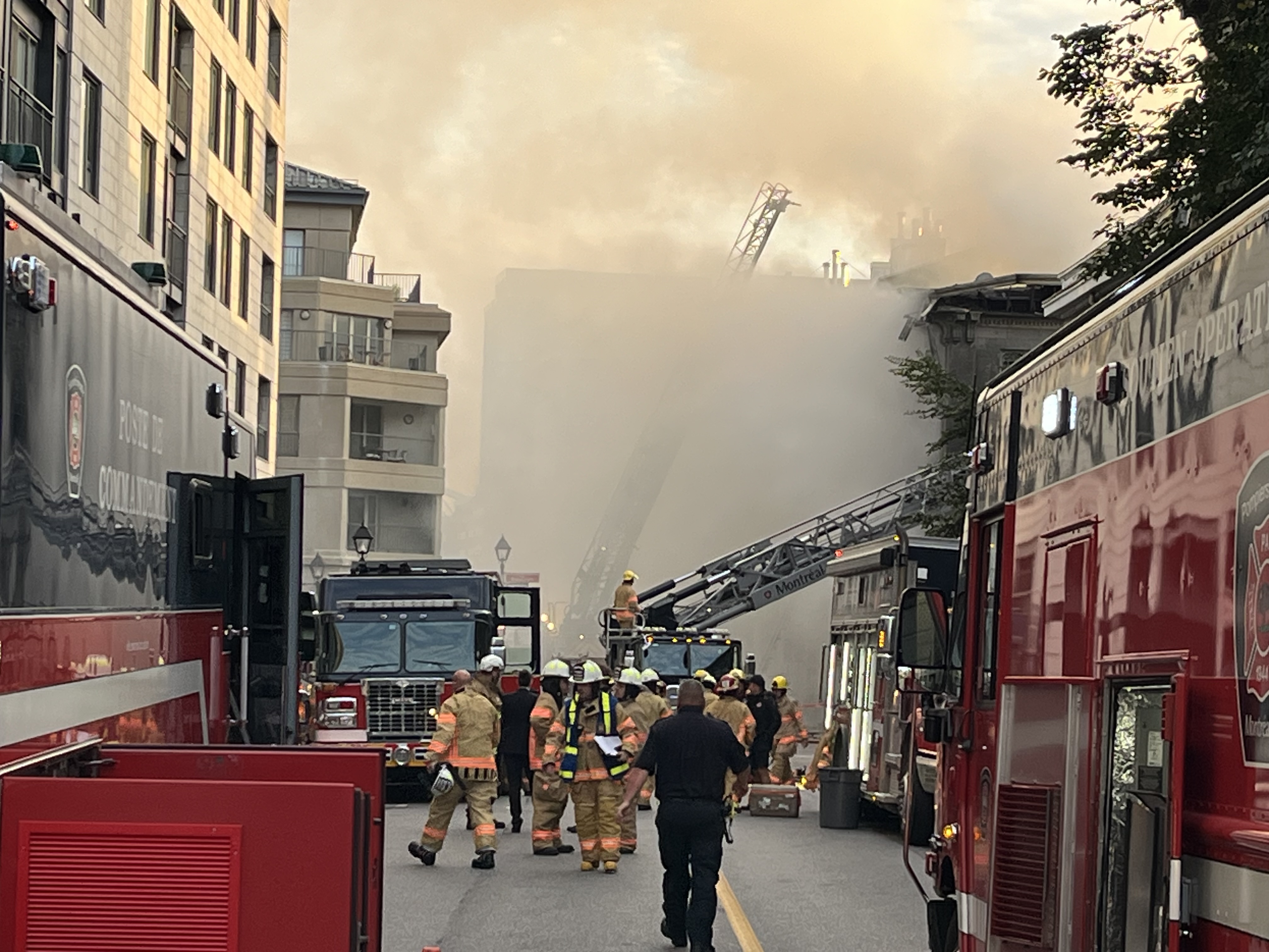 5-alarm fire in Montreal’s Old Port sends 1 to hospital with severe burns