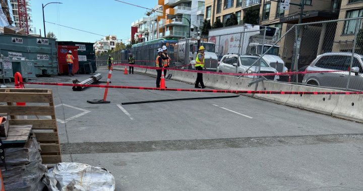 Crane drops load at Oakridge construction site, 1 day after new safety regulations