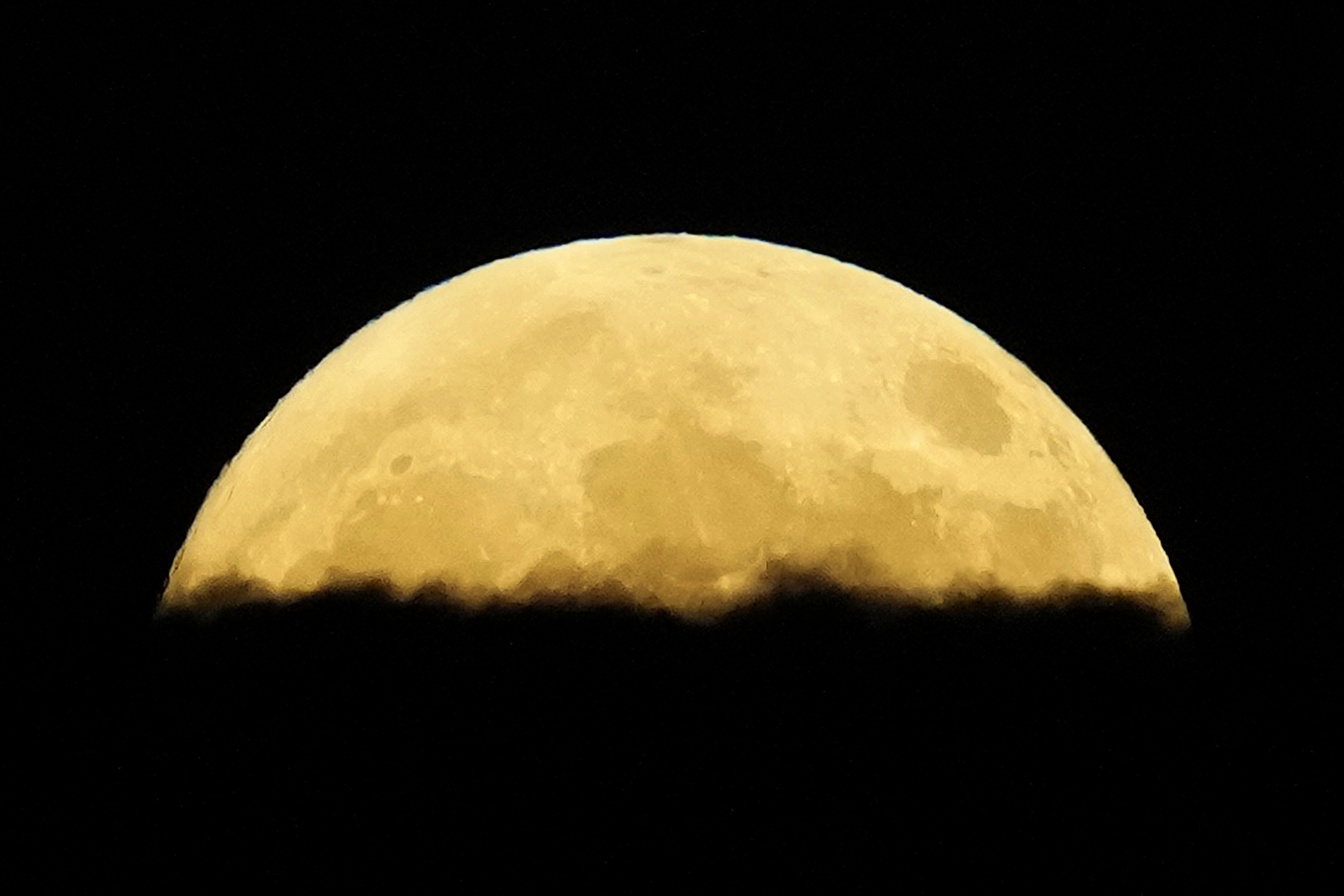 4 of 4: Last supermoon of the year to light up Canadian skies