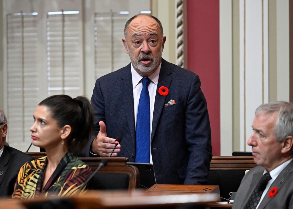 В изявление в социалните медии Дубе казва че не е точният човек