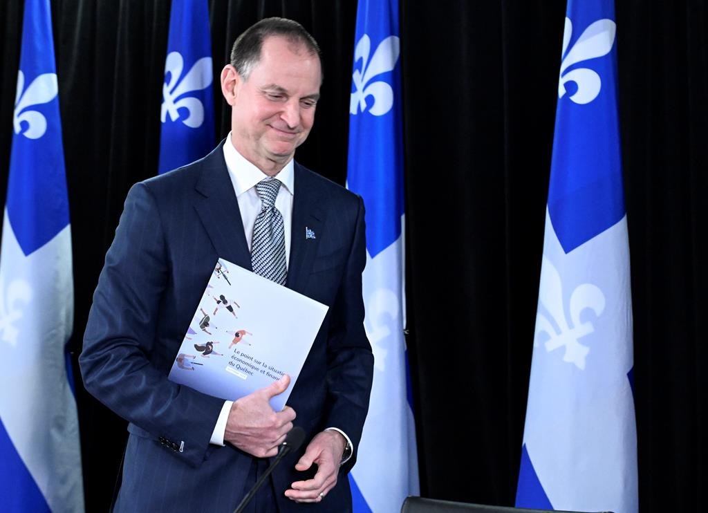 Quebec economic update: $2.1B in new spending, end of tax credit for some older workers