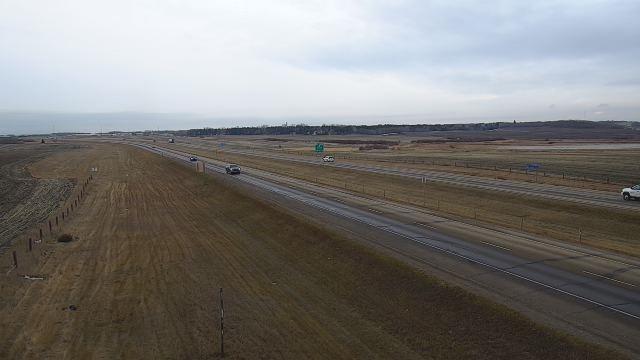 While the city of Calgary and surrounding area were under a snowfall warning on Monday, on the QE2 highway north of Red Deer there was no snow.