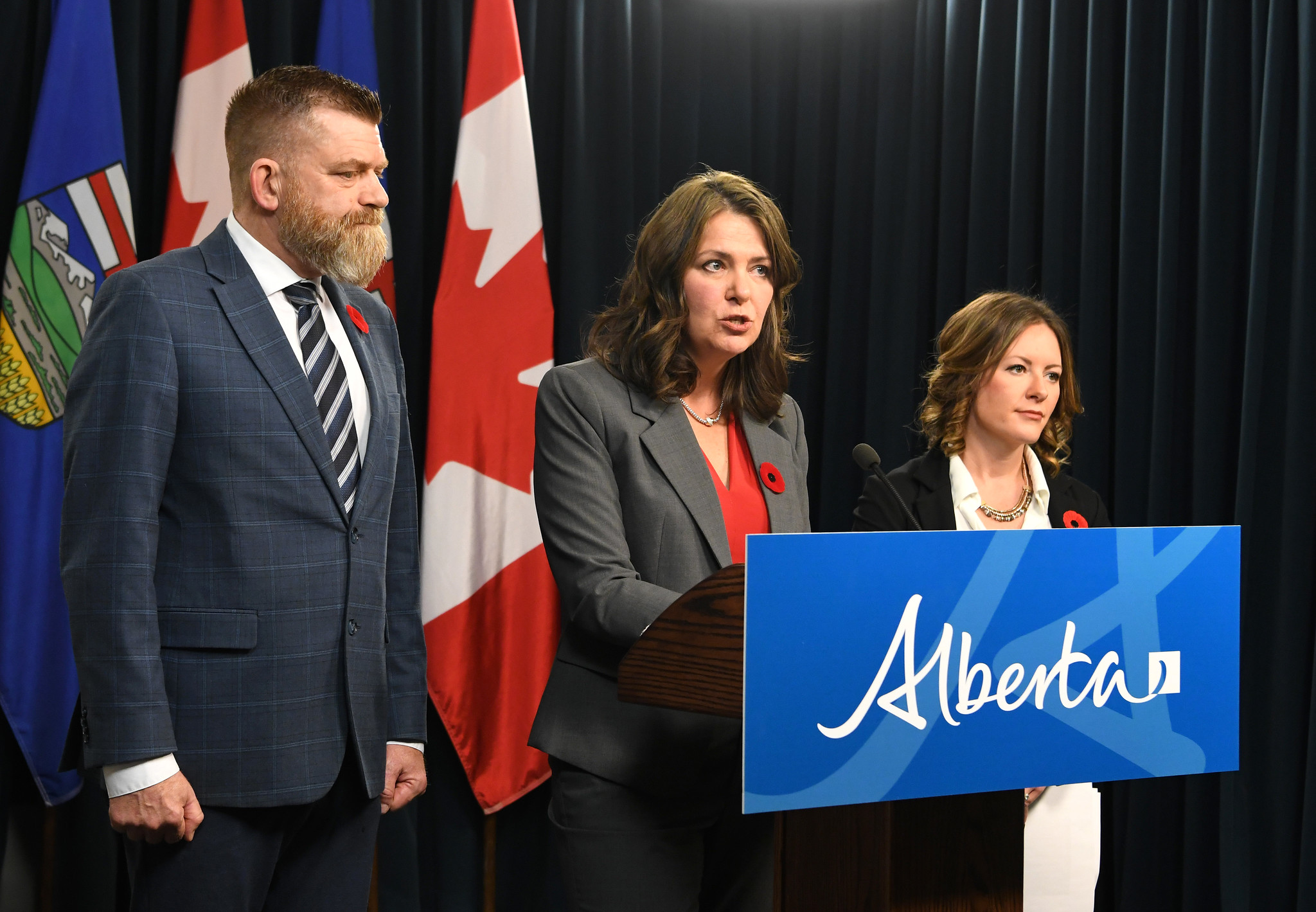 ‘I’m pissed’: Alberta premier, oil and gas industry slam Ottawa’s new emissions cap