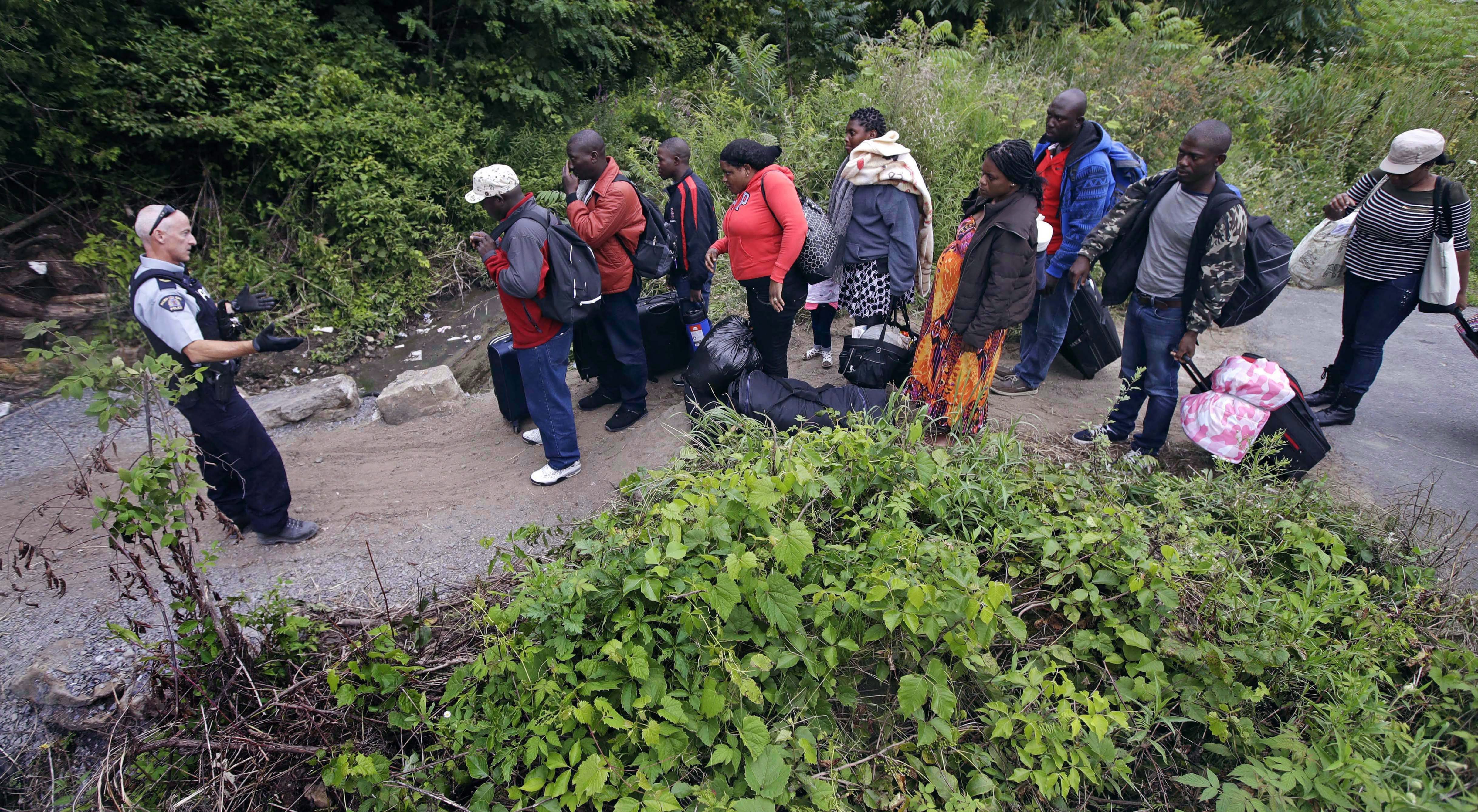 RCMP prepare for ‘worst-case scenario’ of asylum-seekers fleeing Trump