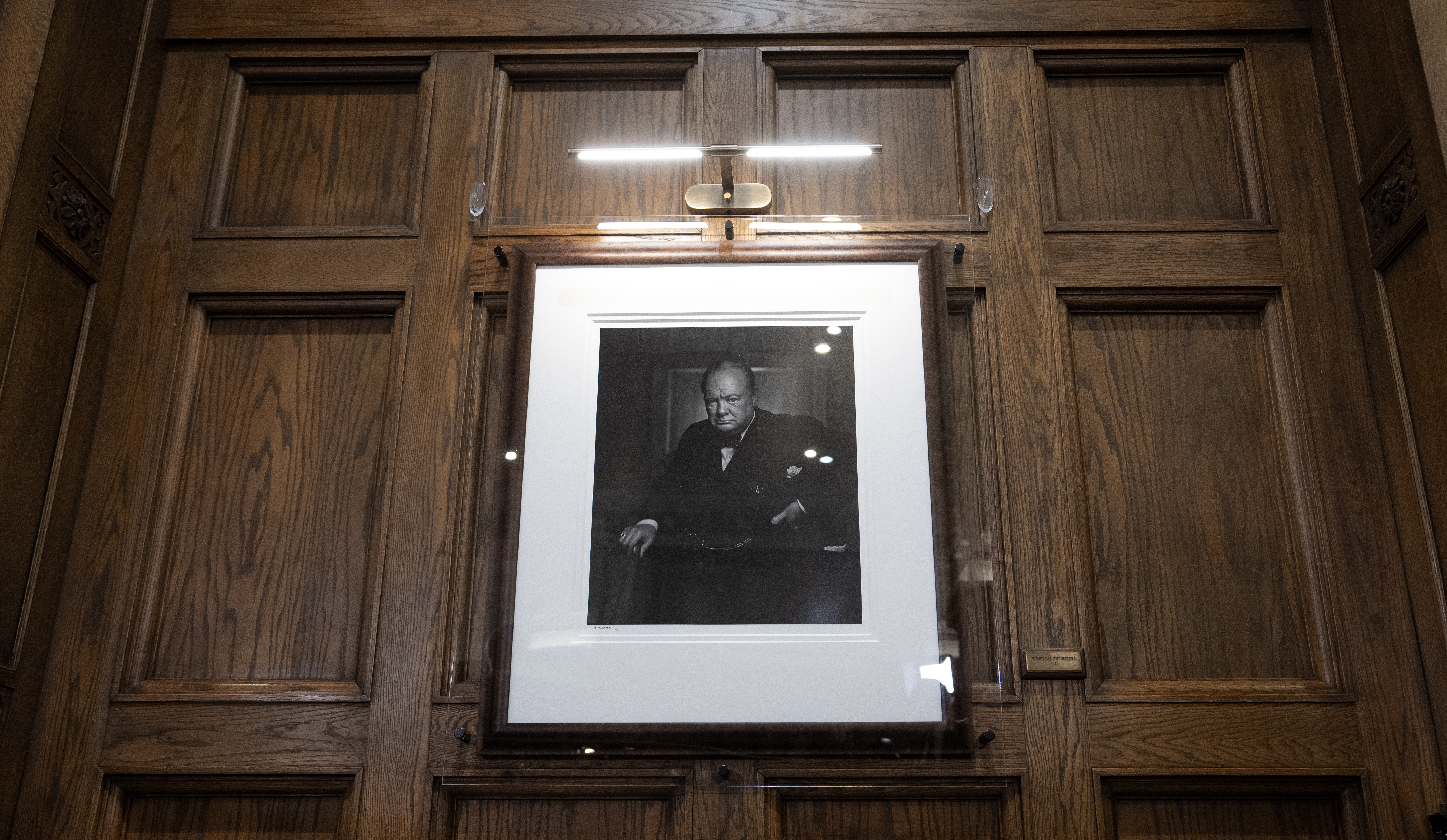 Famous Churchill portrait returns to Ottawa after international art caper