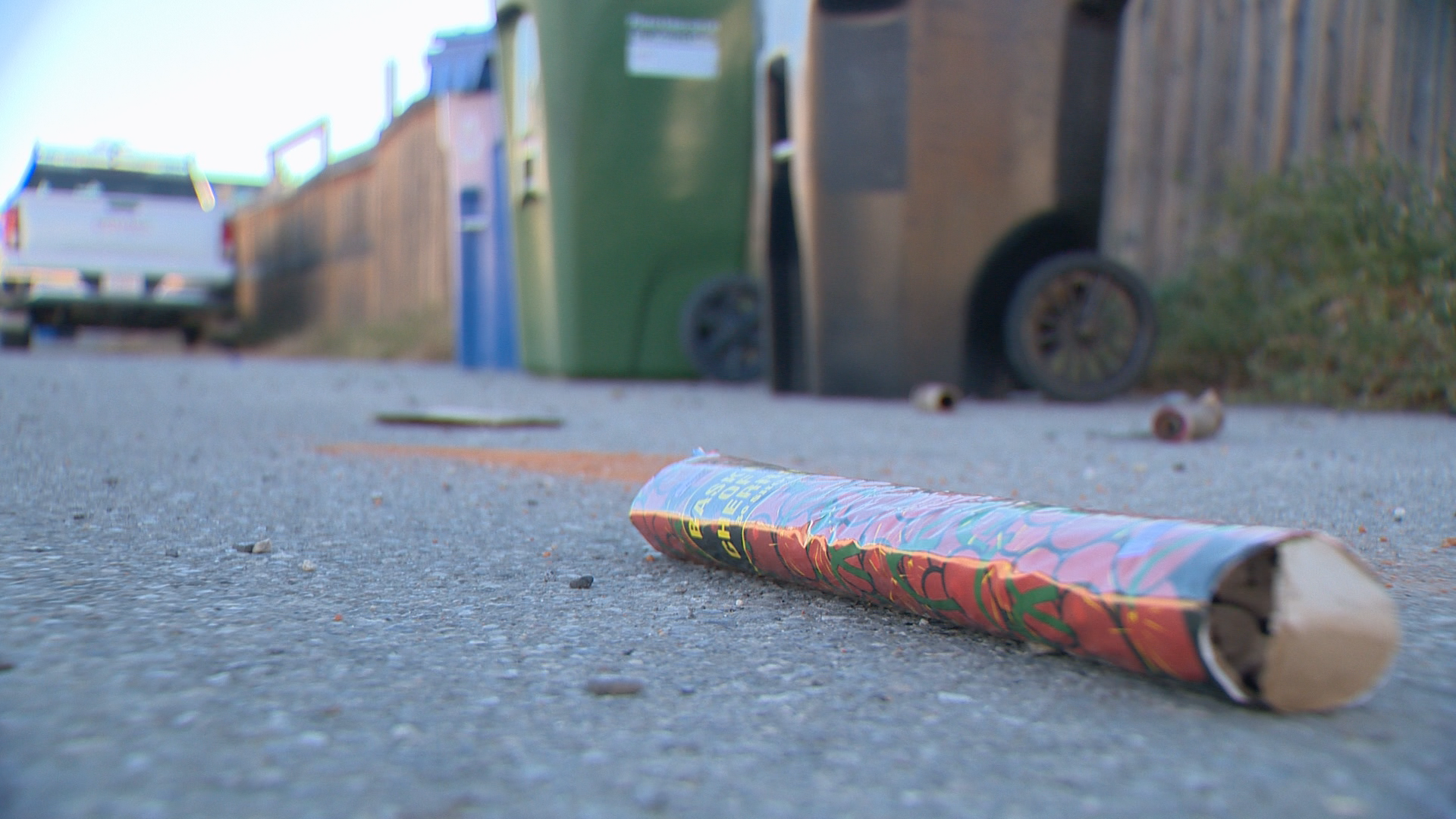 Calgary residents frustrated over lack of enforcement on fireworks