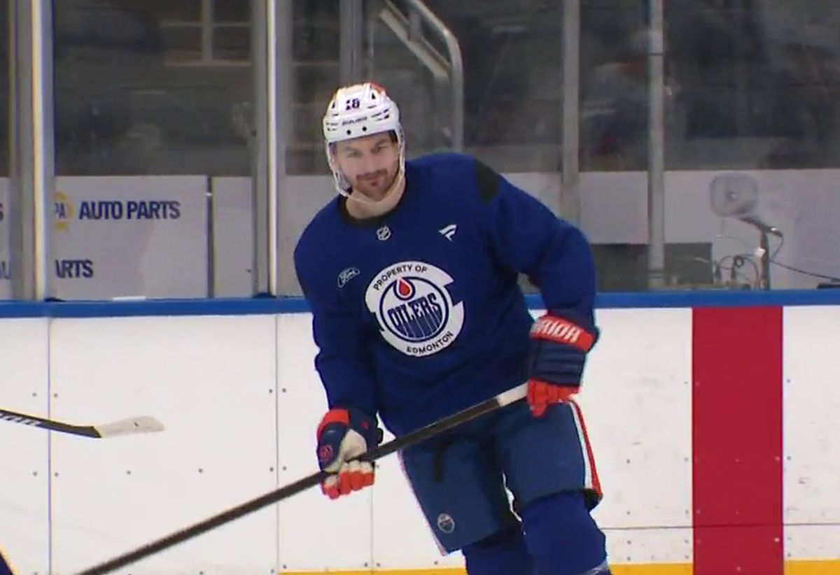 Edmonton Oilers forward Zach Hyman skates with his teammates on Nov. 28, 2024.