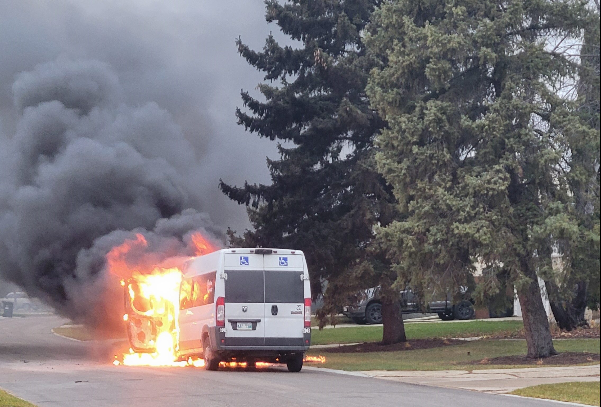 Winnipegger helps rescue 3 passengers in burning paratransit van