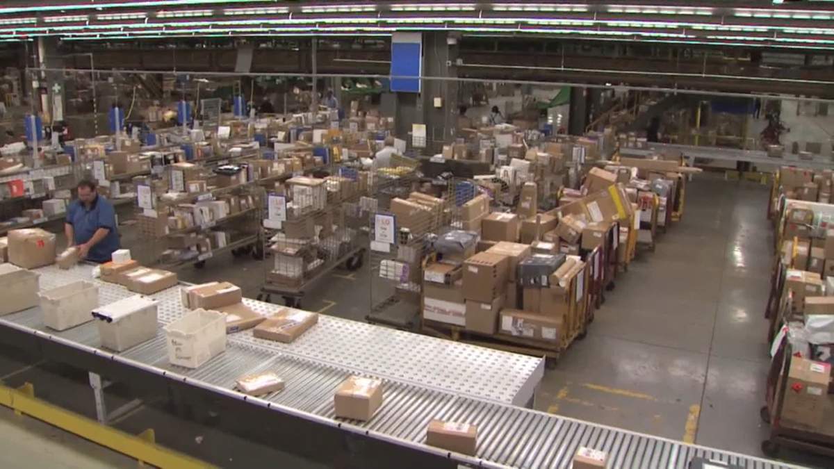 If Canada Post and its unionized members fail to resolve their contract differences by 2:00 a.m. MT on Friday, Nov. 15, 2024 this sorting centre and other operations at the crown corporation could grind to a halt.