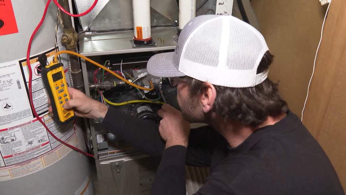 Igloo HVAC told Global News it's furnace technicians are getting so many calls from people with furnace problems that it can't keep up with the demand.