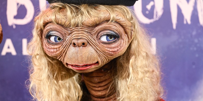 Heidi Klum's E.T. Halloween costume out of this world