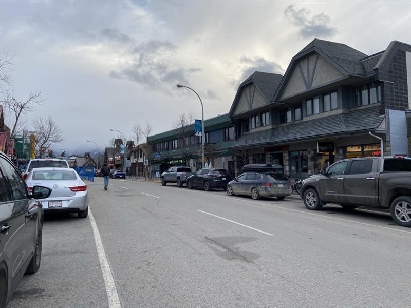 image of 재스퍼 기업들, 산불 복구 후 겨울 맞이 준비