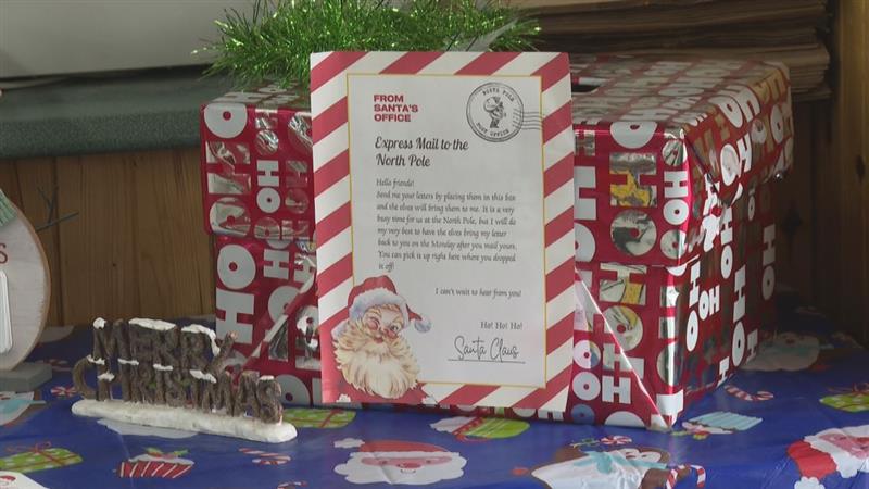 Santa’s helpers in N.S. make sure kids’ letters make it to North Pole despite postal strike