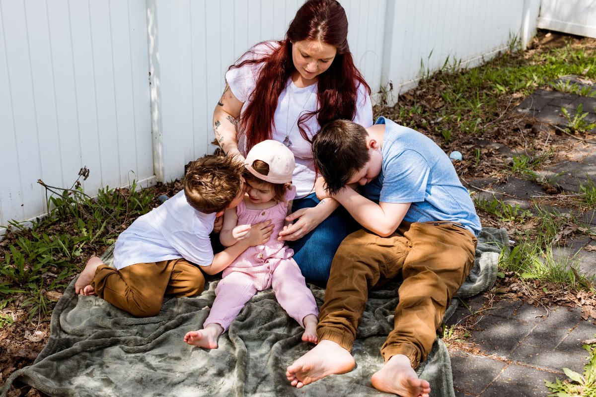 A photo of Scarlett Hicks and her family.