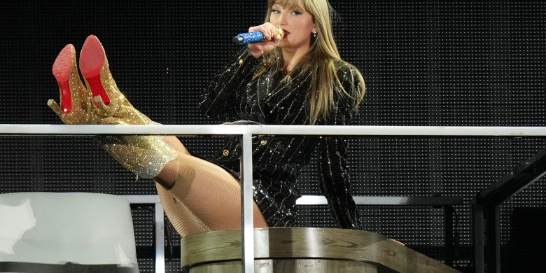 Taylor Swift ticket costs spur 'Bad Blood,' calls for price-gouging probe