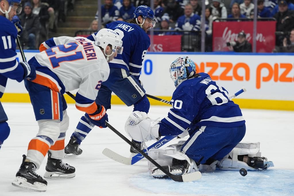 Horvat, Islanders down Matthews-less Maple Leafs