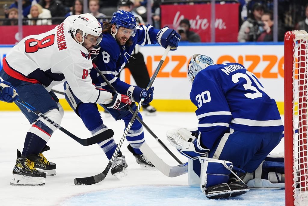 Caps clip Leafs 5-2, Ovechkin scores in return