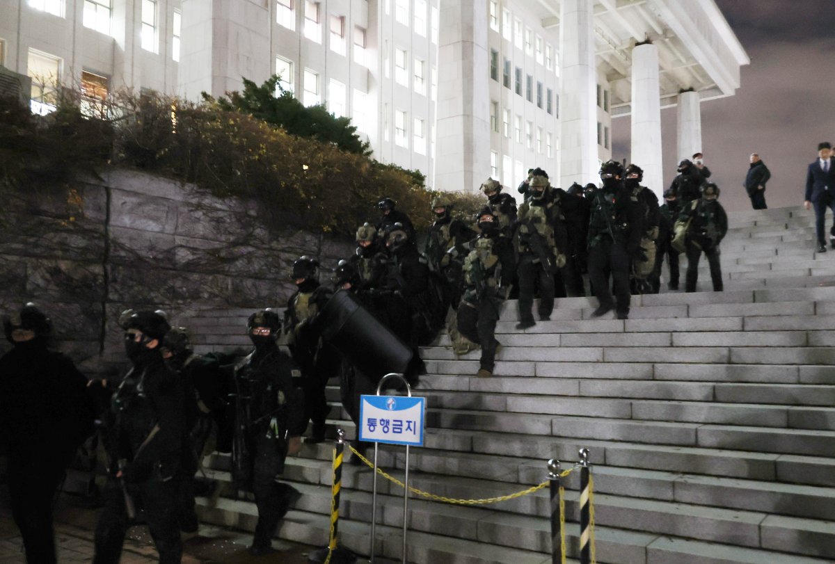 South Korea lifts martial law after parliament, protesters reject it -  National | Globalnews.ca