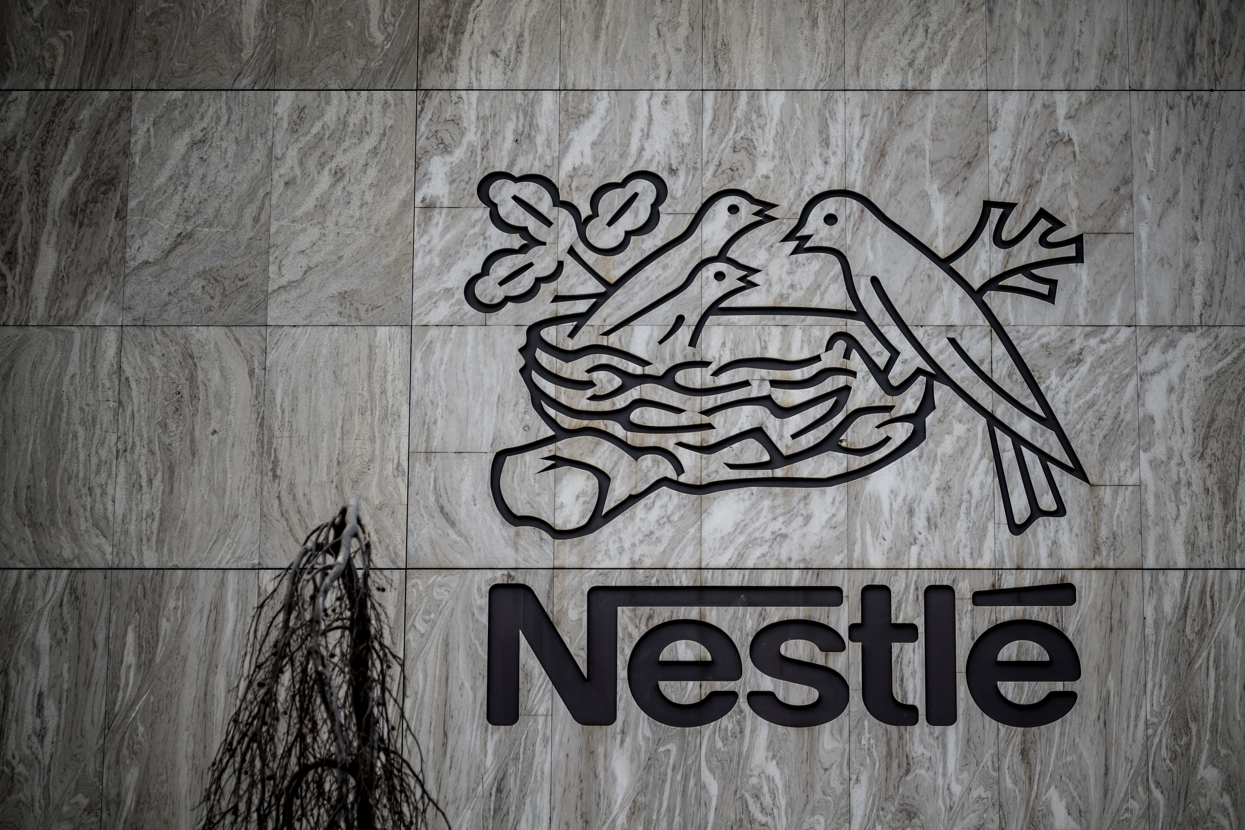 Nestlé съкращава 16 000 работни места в световен мащаб тъй