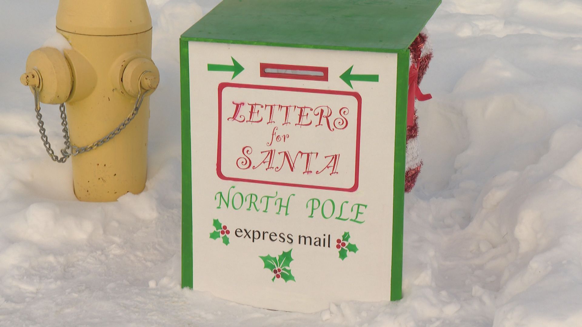 image of 파업 중인 사스카툰 우체국 직원들, 산타에게 보내는 편지 배달 확보